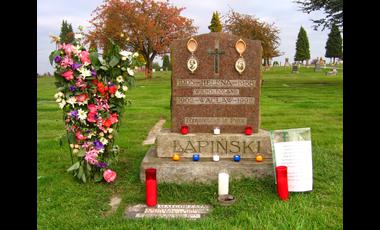 Lapinsky grave
